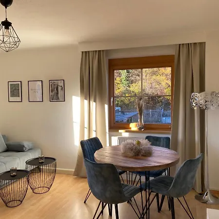 Gemuetliche Wohnung Mit Gartenblick Innsbruck Extérieur photo