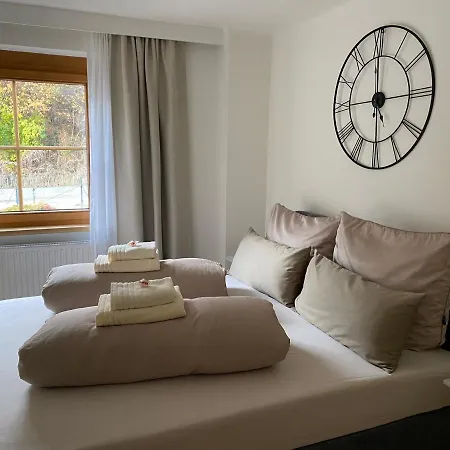 Gemuetliche Wohnung Mit Gartenblick Innsbruck Extérieur photo