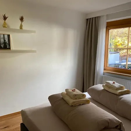 Gemuetliche Wohnung Mit Gartenblick Innsbruck Extérieur photo